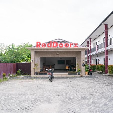 Reddoorz @ Wisma Pangrango Palangkaraya Ngoại thất bức ảnh