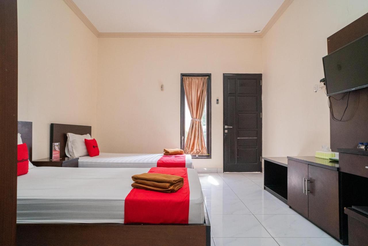 Reddoorz @ Wisma Pangrango Palangkaraya Ngoại thất bức ảnh
